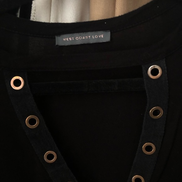 3/30 Cute tank 🖤 - Picture 3 of 3